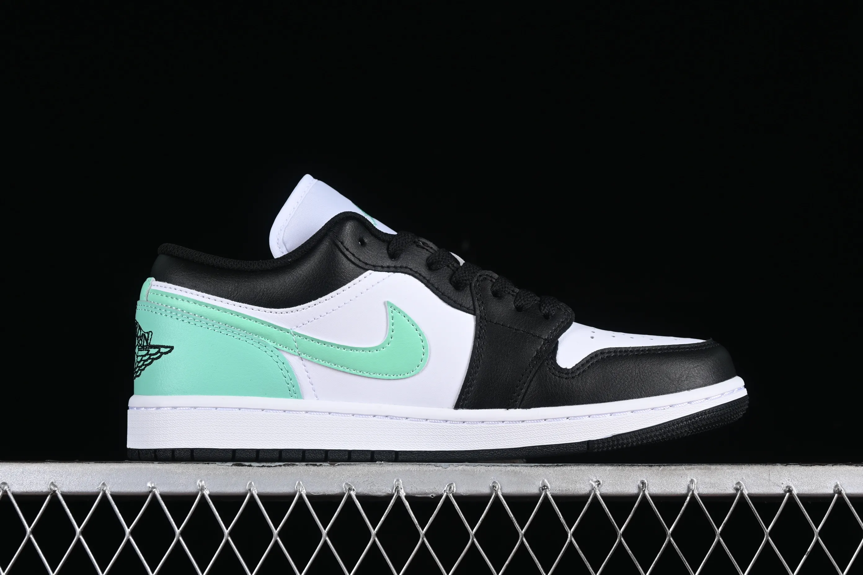 All categories Air Jordan Jordan series basketball shoes Air Jordan 1 Low G version pure original Air Jordan 1 Low AJ1 Joe 1 mint black and green low-top cultural basketball shoes 553558-131